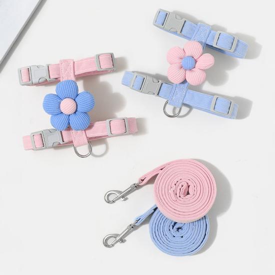 Conjunto Coleira e Peitoral para Gato para Passeio Ajustável Camada Dupla Peitoral para Animais de Estimação com Decoração de Flores Coleira e Guia para Animais de Estimação à Prova de Fuga