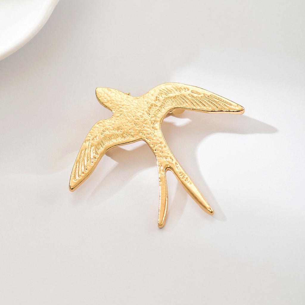 New Elegant Sun Swallow Brooch Metal Chain Pendant Brooch for Women Personality Charm Clothes Bag Pins Jewelry Accessories 2026
