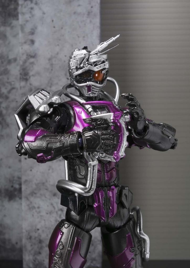 TAMASHII NATIONS Mashin Chaser S.H.Figuarts