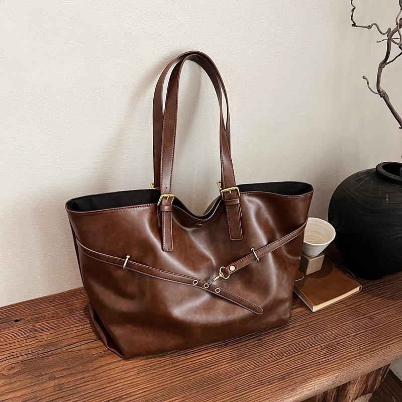 

Повседневная ретро сумка большой вместимости женская 2025 новая осенне-зимняя универсальная сумка через плечо портативная сумка-тоут