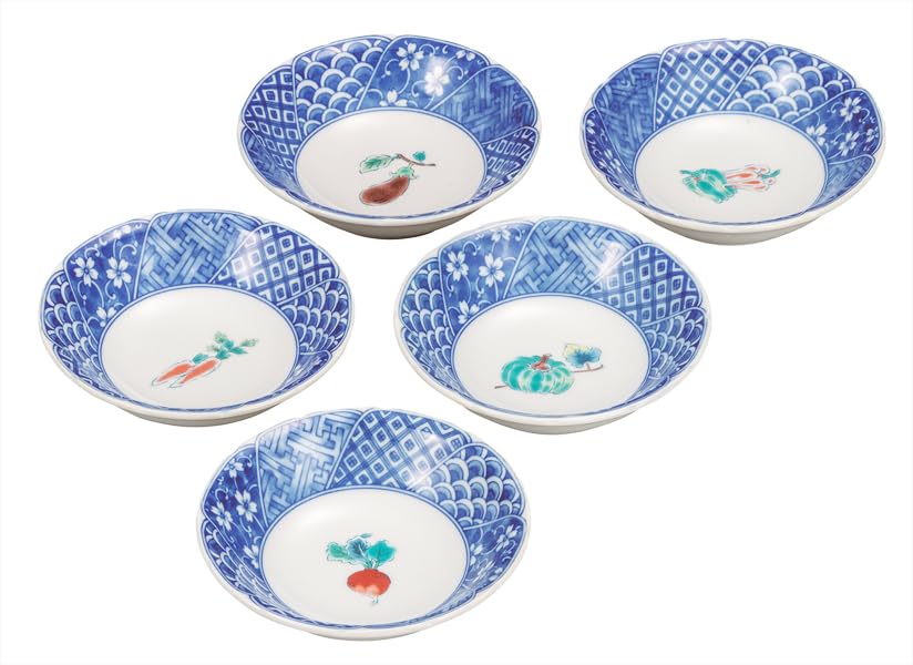 

Kutani ware Iwataya 4.5 size small bowl set with various vegetable designs K9-193