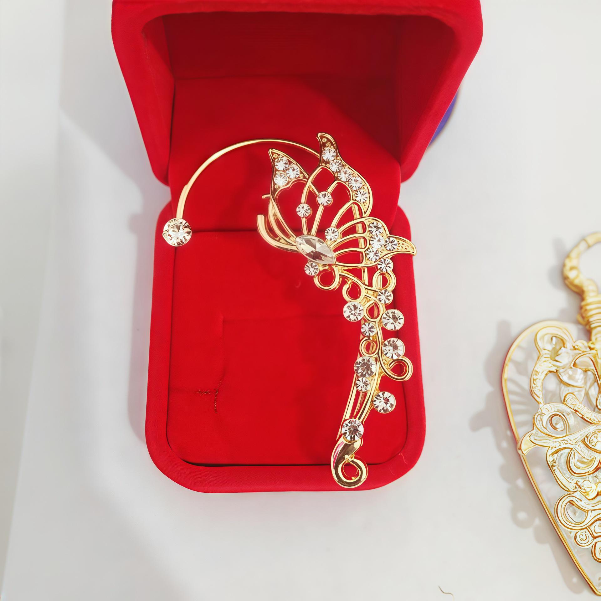 Shiny Butterfly Ear Cuff: Versatile, No-Piercing Fairy Style Earrings