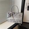 1 Stuks Grote Capaciteit Geborduurde Tote Bag Dames Hoge Kwaliteit Niche Commuter Handtas Schouder Messenger Bag Vrijetijdstas