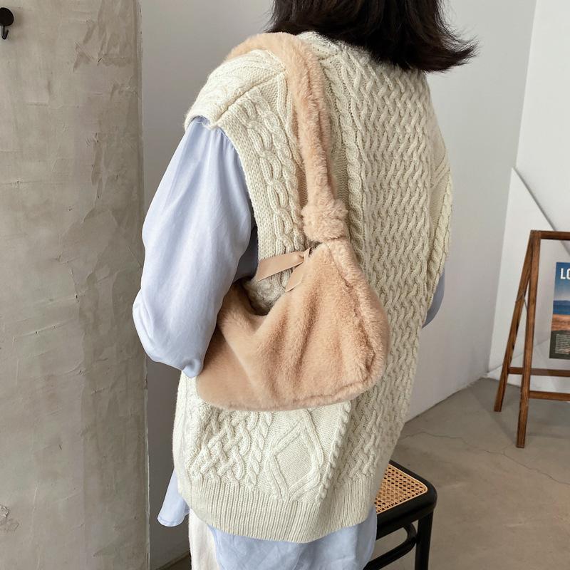Korean Style Faux Fur Mini Shoulder Bag 2026 Trendy Plush Handbag for Women Fashion Soft Crossbody Purse