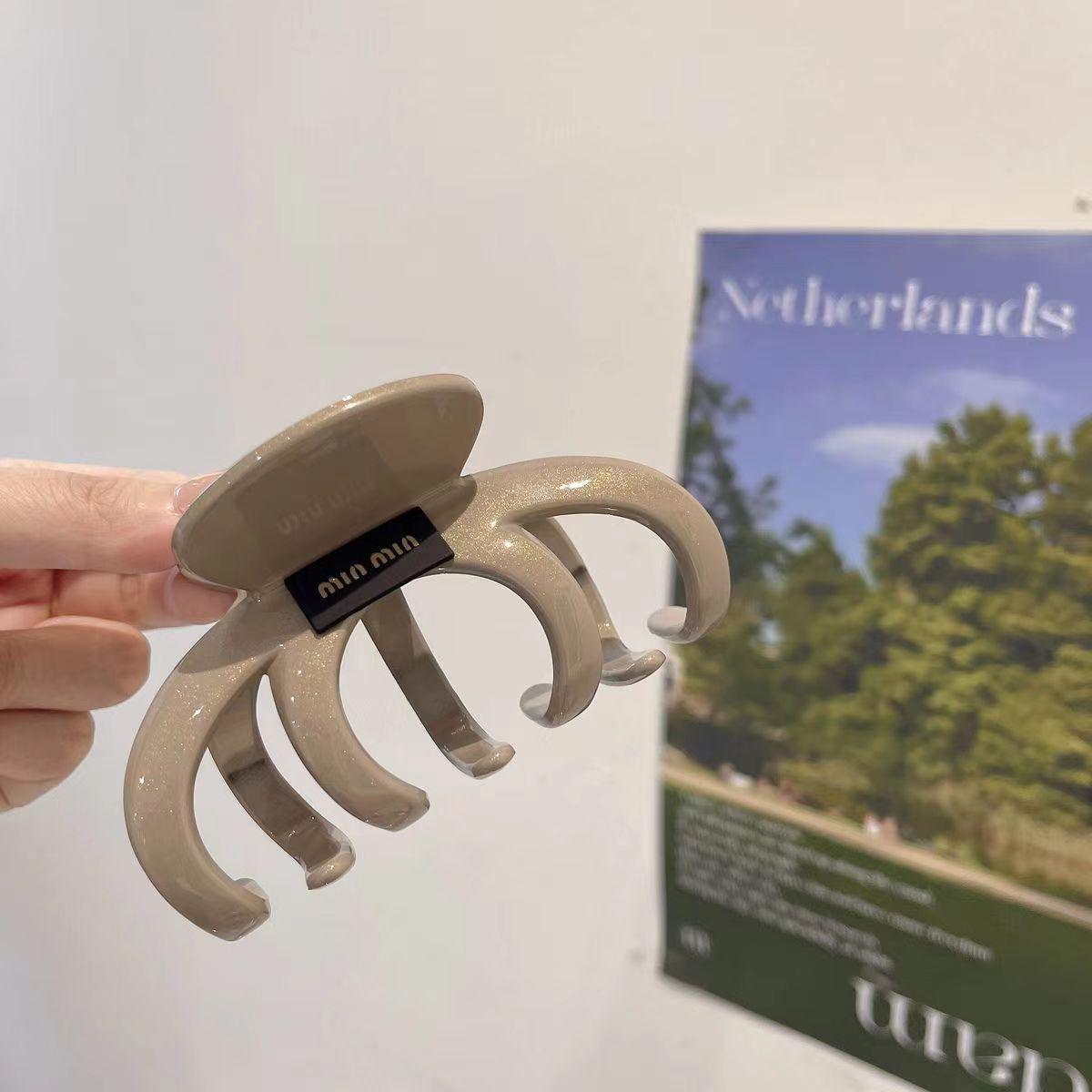 

Акриловая заколка для волос в стиле ретро — большой, простой дизайн в виде акулы для создания изысканного образа