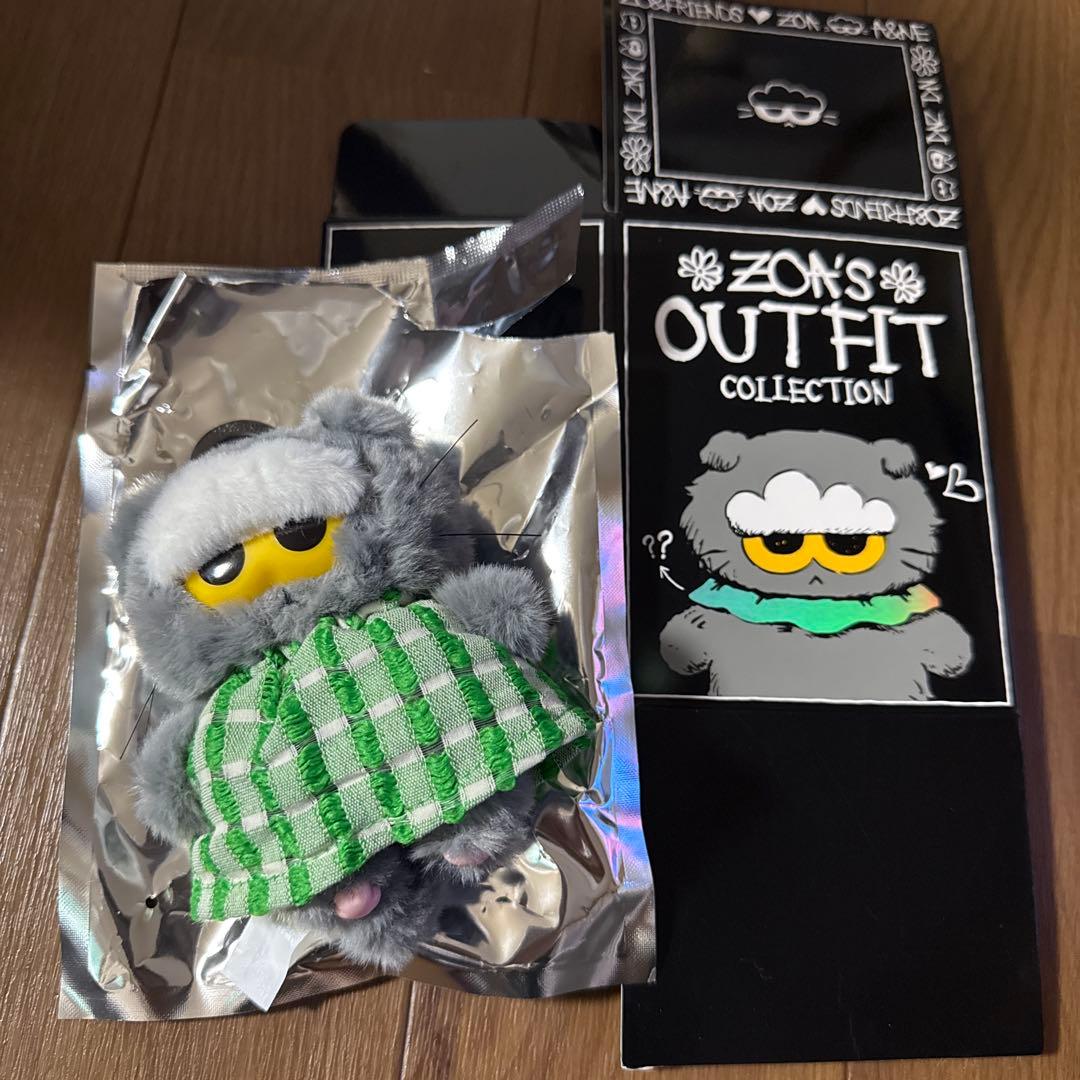 [USED] ZOA S OUTFIT COLLECTION Random Keyring