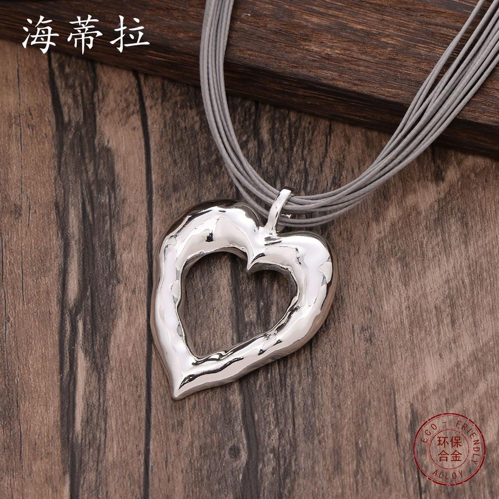 New glossy hollow love pendant, simple and fashionable women's small fresh multi-layer leather rope heart-shaped necklace