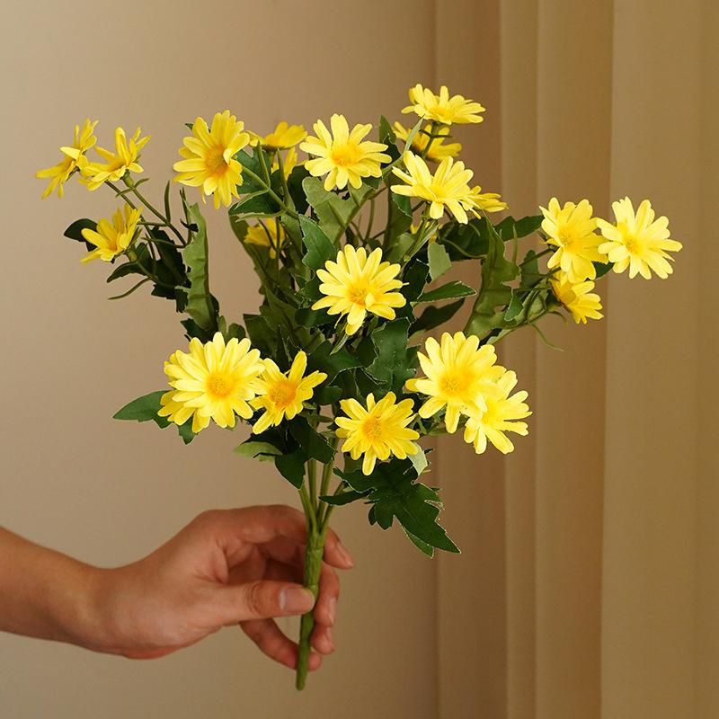 9 Head Korean Style Artificial Small Daisy Rural Home Decoration Outdoor Decoration Small Handle Bouquet Chrysanthemum
