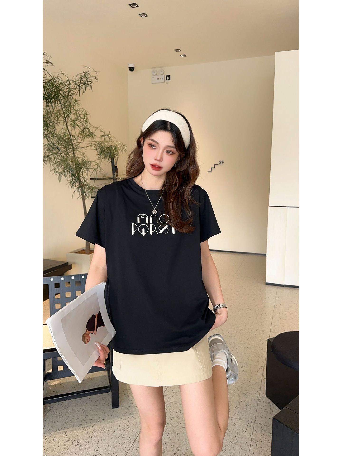 

2025 Summer Women s Cartoon Embroidery Round Neck Short Sleeve Loose T-shirt One Size (90-150 jin)