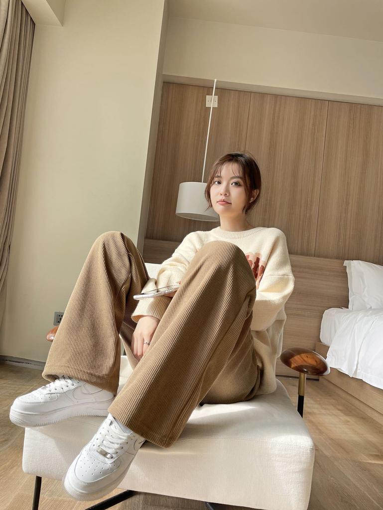 2025 Autumn/Winter Corduroy High-Waisted Wide-Leg Pants – Slimming, Loose, Fleece-Lined, Plus Size Casual Wear