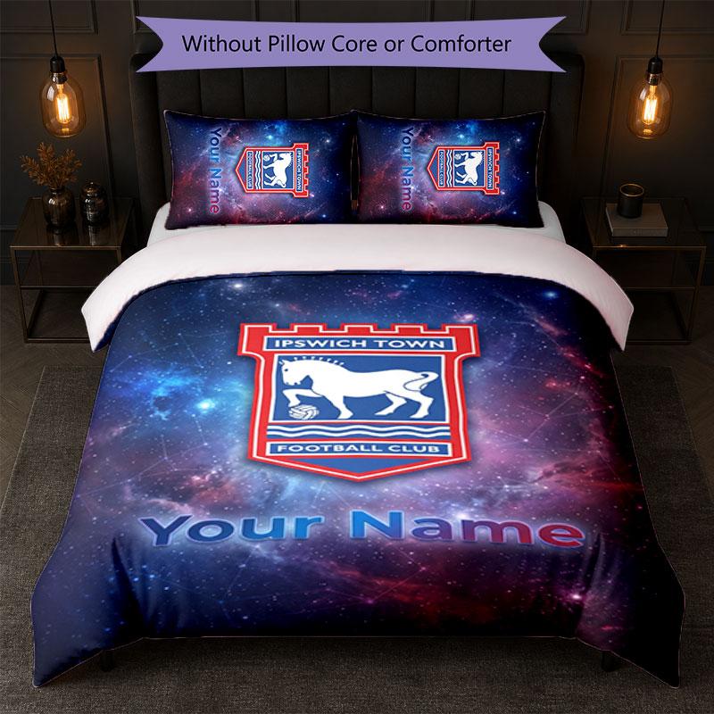 Set Biancheria da Letto Personalizzato Ipswich Town con Nome e Testo 1 Copripiumino+2 Federe Logo Calcio Regalo Personalizzato per Occasione Speciale Decorazione Camera da Letto