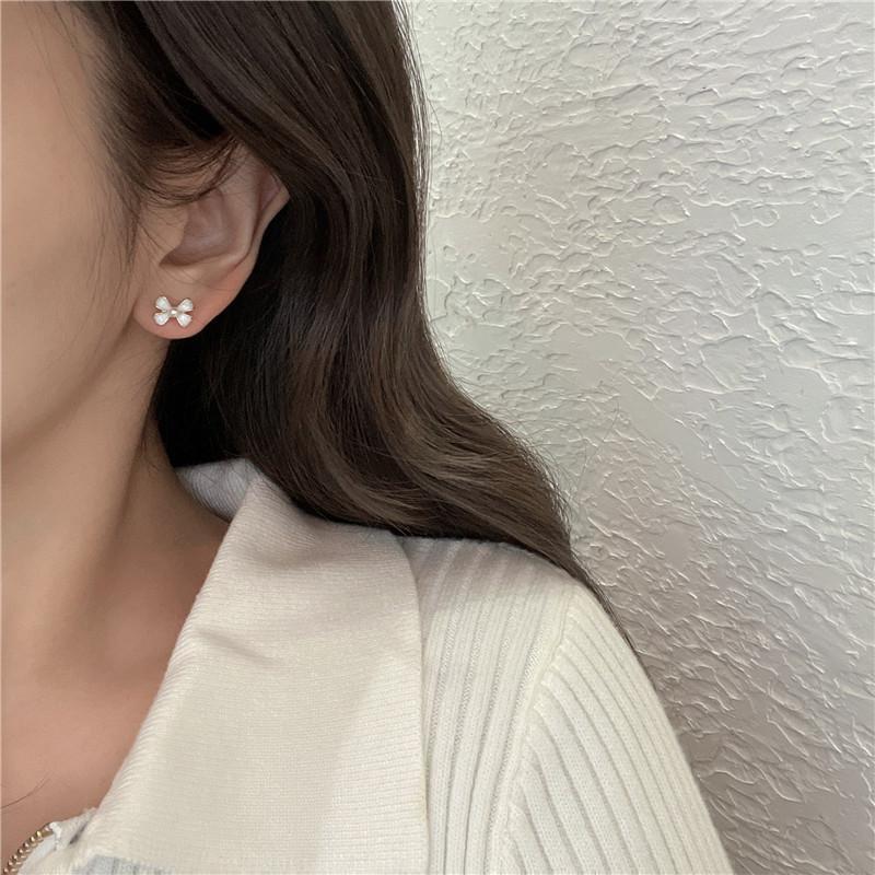 Gentle Bow Pearl Stud Earrings, New Trendy Ear Clips, Women's No Earrings, Earrings Temperament, Advanced Earrings