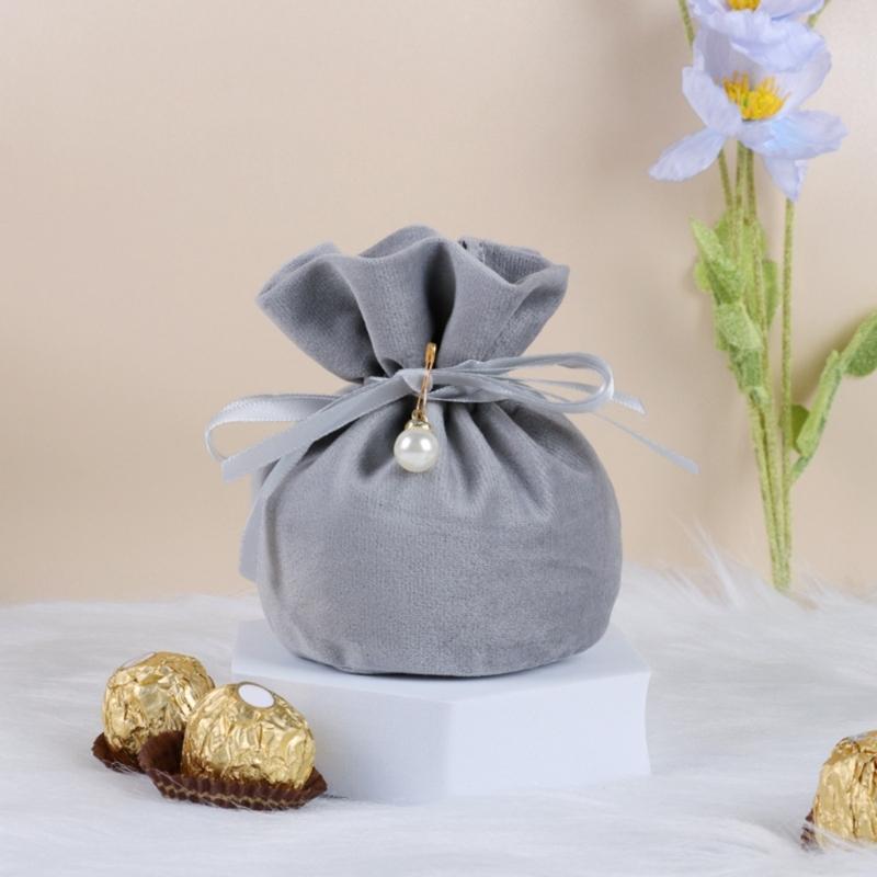 20Pcs Delicate Plush Gift Storage Pouches Luxurious Plush Pouches for Wedding Favors Chocolate and Candy Gifting