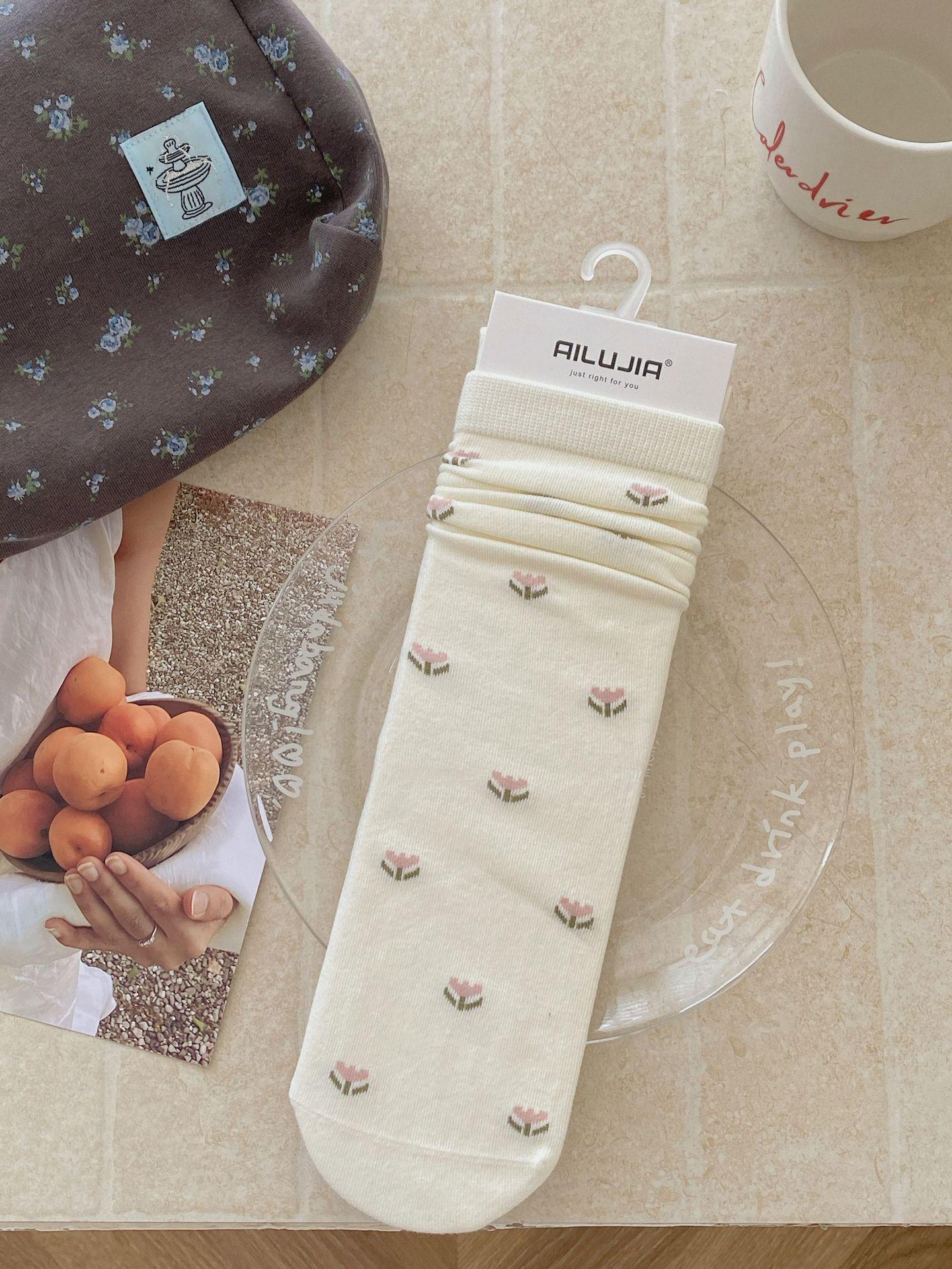 

1 Pair Retro Floral Stackable Socks Korean Mid-Calf Socks with JK Fashion Japanese Minimalist Girl Aesthetic Academic Calf Socks One Size