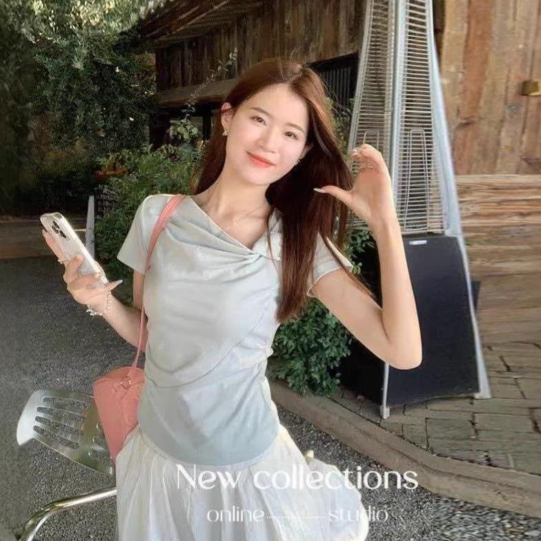 Light blue sweet short-sleeved T-shirt for women's summer new Korean straps for girls to wear slim-fitting bottoming shirt