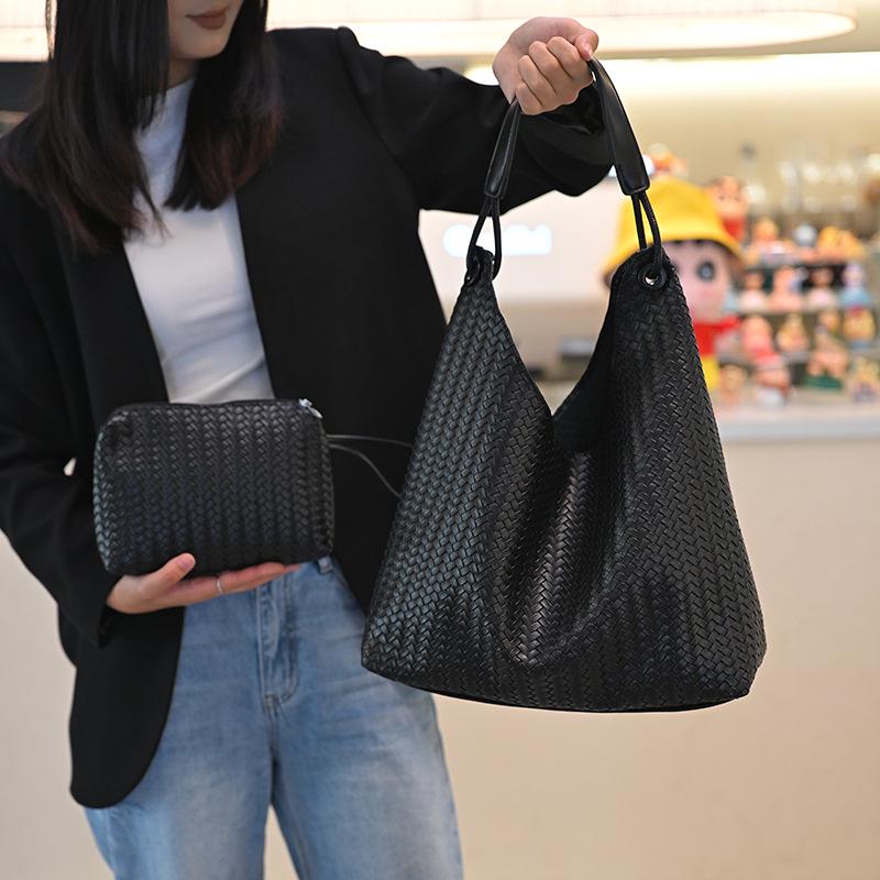 

Retro Large Capacity Underarm Commute Bag for Women - 2025 Woven Texture Fashion Shoulder Tote One Size чорний
