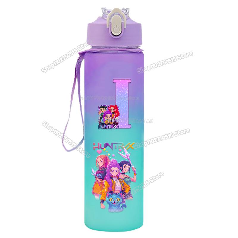

KPop Demon Hunters Gradient Water Bottles 750ml Movie Girl Letter A-Z Straw Drink Cups Portable High-capacity Outdoor Bottle
