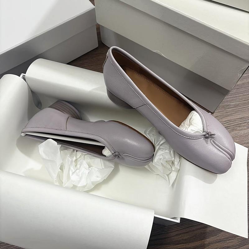 Guangzhou high version tabi medium heel split-toed shoes women's full leather pig's trotters ballet horse single shoes