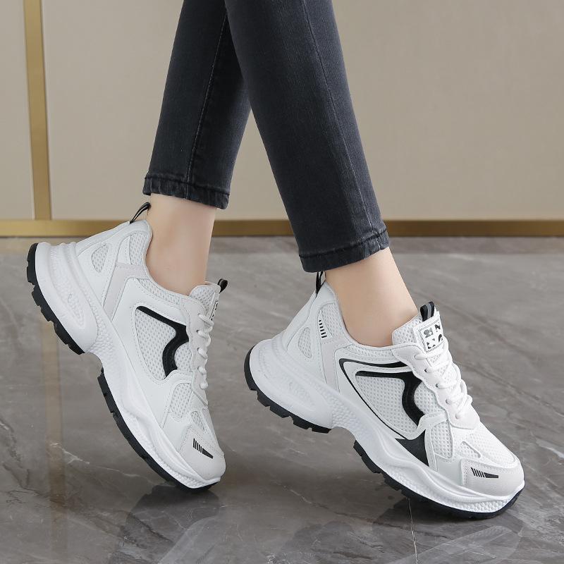 Herbst und Winter Papa-Schuhe Damen bequem atmungsaktiv vielseitig Mode einfarbig erhöhend dämpfend Laufschuhe Explosion