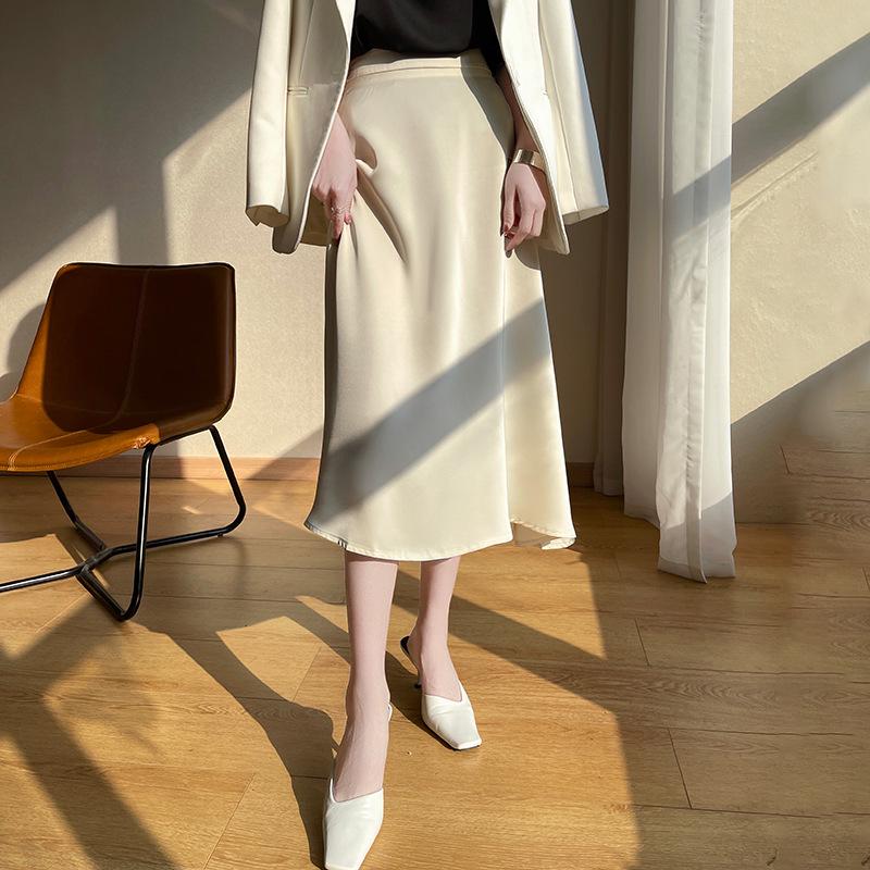 

2022 Юбка миди А-силуэта с завышенной талией, облегающая, из искусственного шелка Extra Large