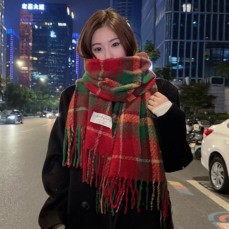 Christmas atmosphere New Year's red plaid scarf Women's winter versatile thickened senior sense Student warm scarf
