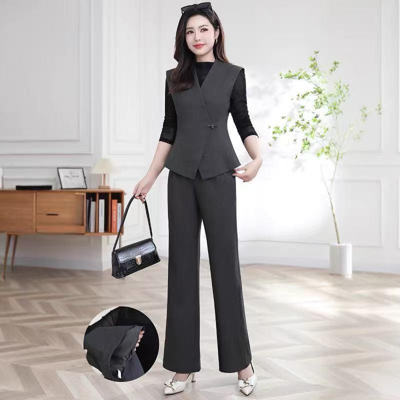 

T050 Chic Commuter Vest & Flare Pants Set L 54-59 kg
