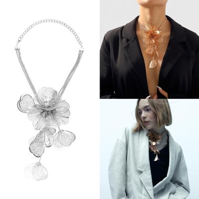 3D Metal Flower Necklace Luxury-Long Sweater Tassel Necklace for Women Clavicle Chain Statement Necklace Jewelry Gift
