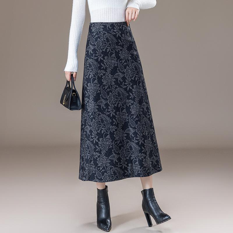 2025 Autumn Elegant High Waist Jacquard Mermaid Skirt: Retro Style, Hip-hugging Design for a Taller, Slimmer Look