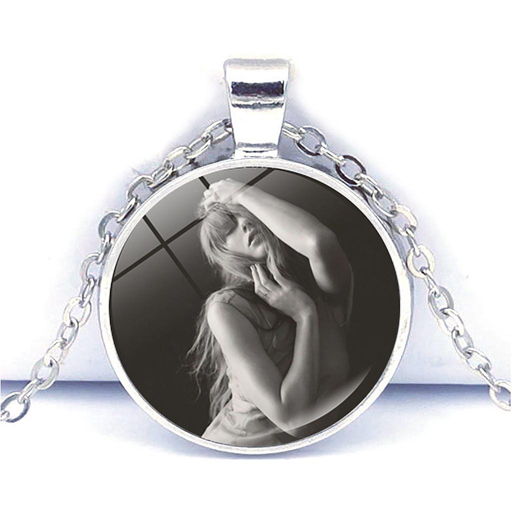 Elegant Pendant Necklace For Women Fashion Minimalist Jewelry Accessory For Daily Wear And Gift Giving