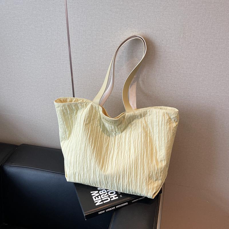 Large capacity tote bag women's new casual versatile pleated shoulder underarm bag class commuter bag