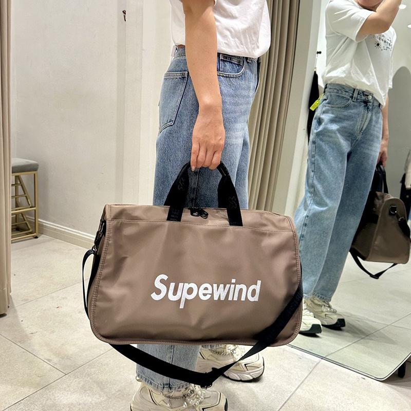 

Дорожная сумка для ручной клади Дорожная сумка для коротких поездок Легкая модная дорожная сумка Ручная кладь Современная сумка для фитнеса 56 *26 * 24CM