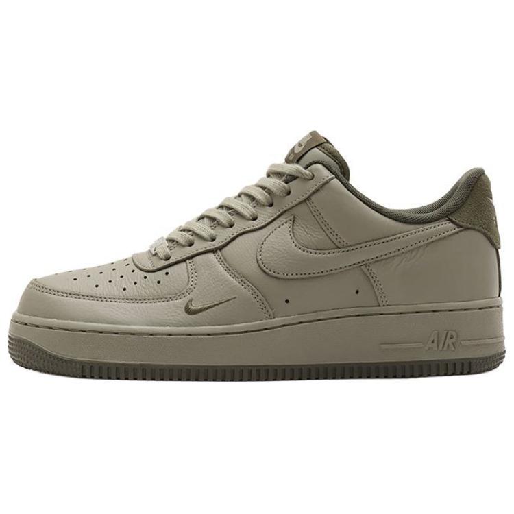 

Nike Air Force 1 Low 07 LV8 Светлый армейский хаки 42.5