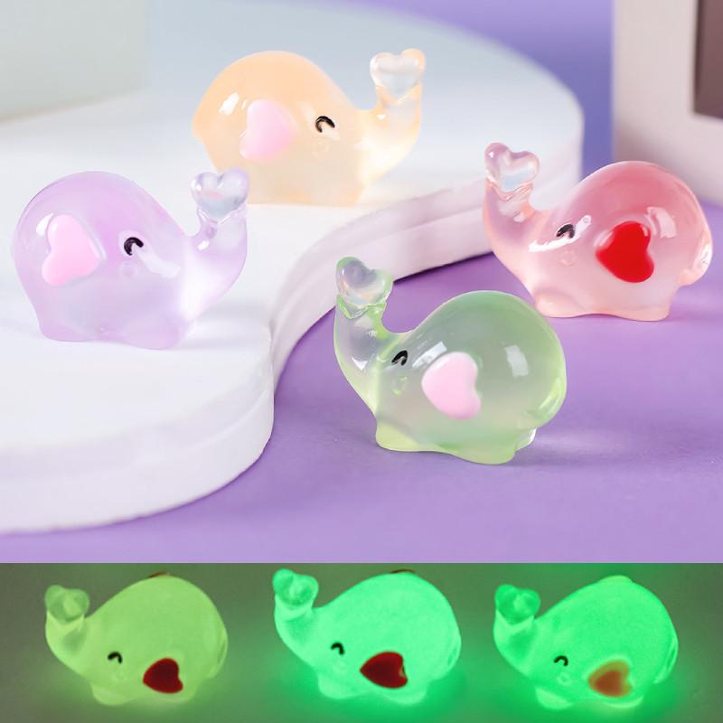 Landscape Luminous Micro Heartshaped Elephant Resin Decor Car Doll Ornament