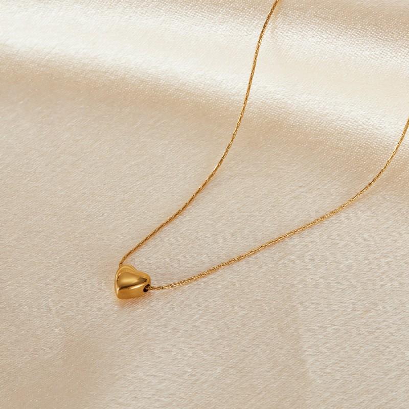 Fashion Temperament Commuting Style Necklace Made Of Stainless Steel Niche Simple Versatile Plated With Gold Heart Collarbone Chain