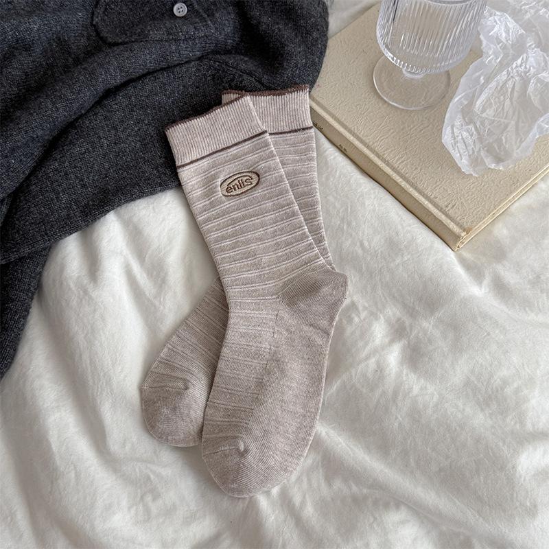 New Socks Korean Embroidered Letter Texture Cotton Mid-Leg Socks Casual Versatile Sports Socks