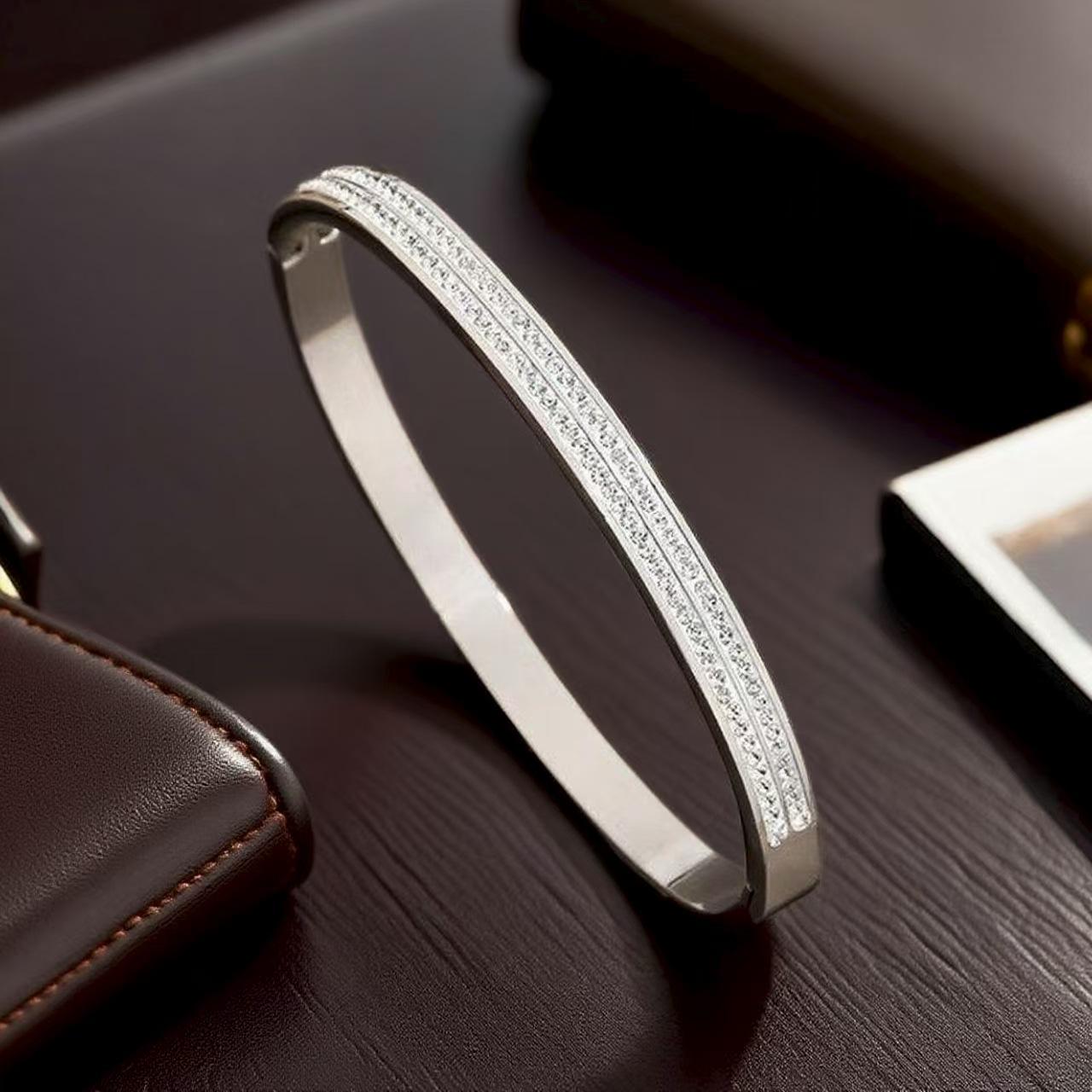 Luxury Unisex Rhinestone Titanium Bracelet with Electroplated Stainless Steel Buckle