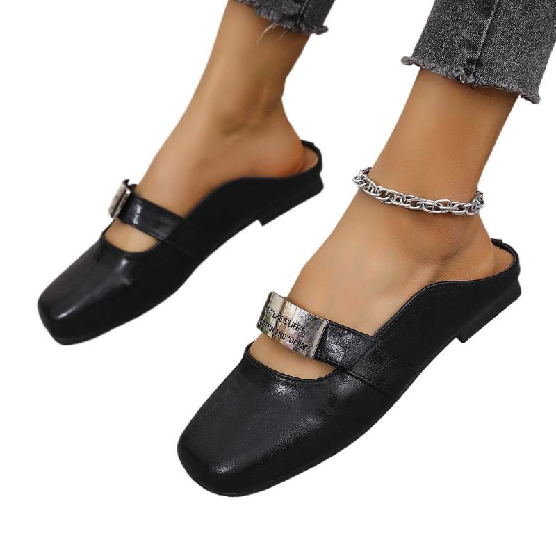 Fashion 2025 Summer Plus Size Women’s Closed Toe Slippers Outdoor Metal Decoration Low Heel Slippers for Fashion Daily Concise Sandals