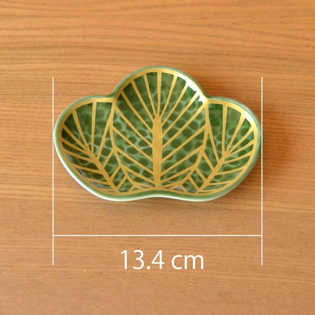 New Year Japanese small pine lucky Arita pine needles small set of gift box included tableware, tableware, plates, needles, charms, ware, (green),