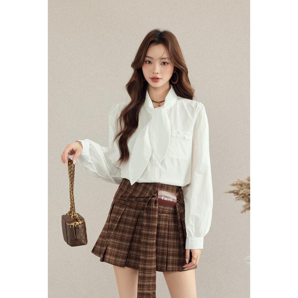 Elegant French Style White Long-Sleeved Women's Shirt - Early Autumn Chic, Slimming Design