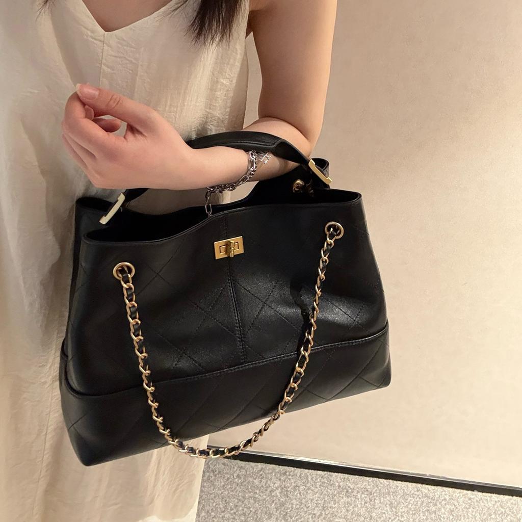 Niche design retro malá voňavá taška tote nová módní všestranná diamantová podpažní taška kontrastní řetízková kabelka