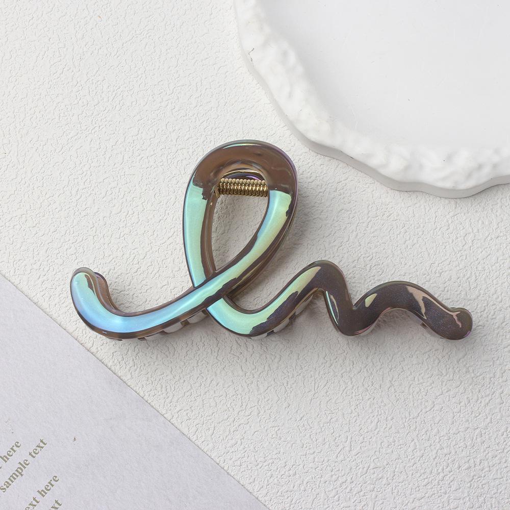 Korean Versatile Shiny Claw Clip: High-End Hair Accessory for Women