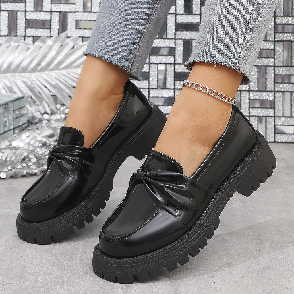 Fashionable New Round Toe Thick Sole Anti Slip Casual Work Shoes for Spring Autumn Comfortable Plus Size Single Shoes for Women