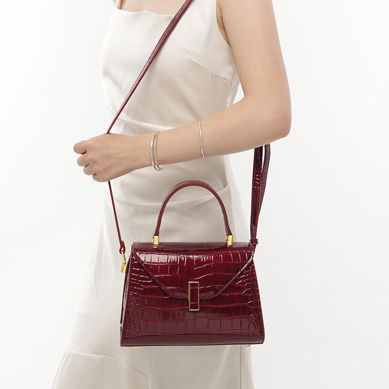 2025 Winter New Fashion Exquisite Women's Handbag, Niche High-End Crocodile Pattern Single Shoulder Crossbody Small Square Bag