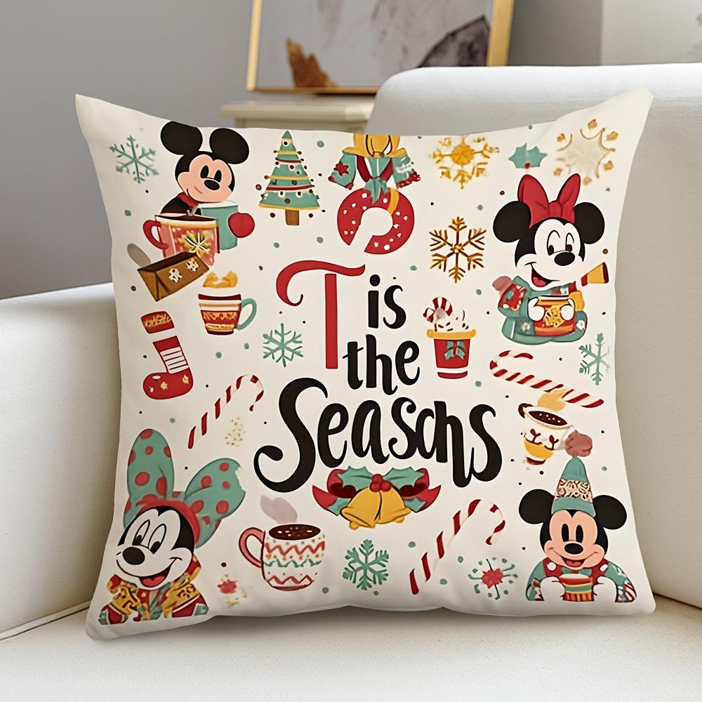 Disney Christmas Adventures: Mickey and Minnie accompany you to warm up the winter pillow room