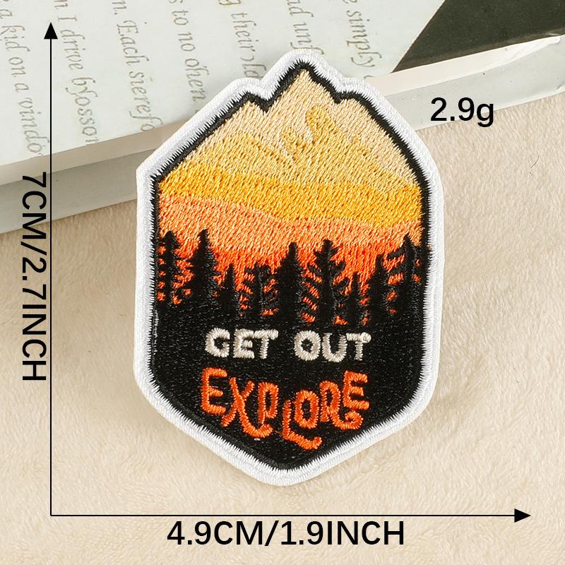 Вышитая нашивка «Горный закат» для кепок и одежды