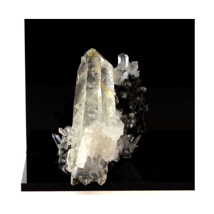 Pierres et Minéraux. Quartz. 470.0 ct. Massif de La Meije, Oisans, Isère, France.
