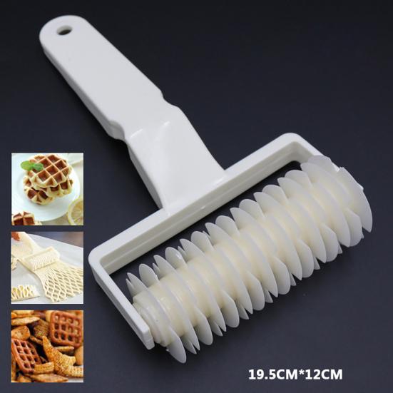 Kitchen Plastic Pie Pizza Dough Roller Knife Pastry Cookie Cutter Baking Tools
