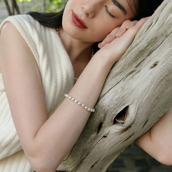 Black Knotted Pearl B