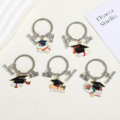 2026 Graduation Cap Keychain Gift: Book and Hat Pendant Keyring