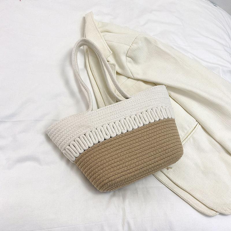 Summer Niche Straw Bag Women's 2025 New Trendy Woven Bag Beach Bag Large Capacity Shoulder Basket Bag Portable